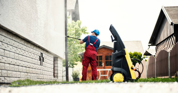 Best Animal Enclosure Cleaning  in Cloverdale, IN